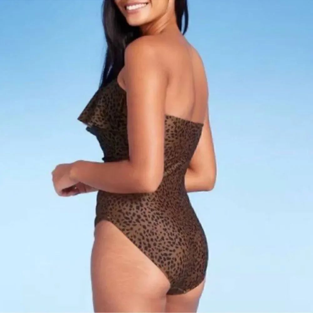 Kona Sol Swim Women's Bandeau Flounce High Coverage One Piece Swimsuit NEW Small